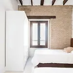 Almazen Apartamentos, Arrayan 23 * סביליה
