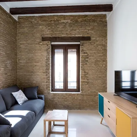 Almazen Apartamentos, Arrayan 23 * إشبيلية