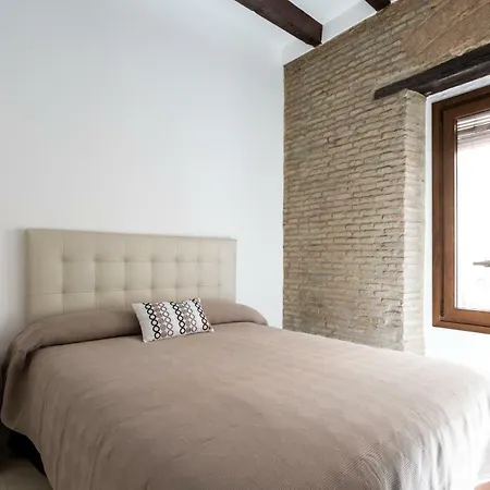 Almazen Apartamentos, Arrayan 23 * إشبيلية